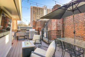 Stylish Dtwn Knoxville Condo with Rooftop Deck!